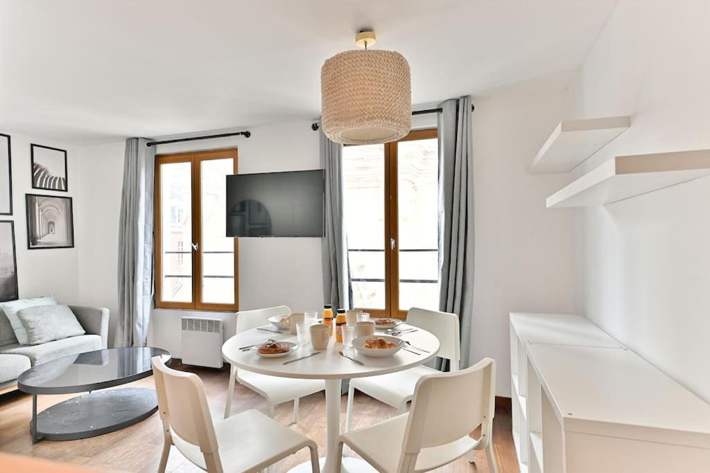 Appartement Paisible Et Central Rivoli Париж Екстериор снимка