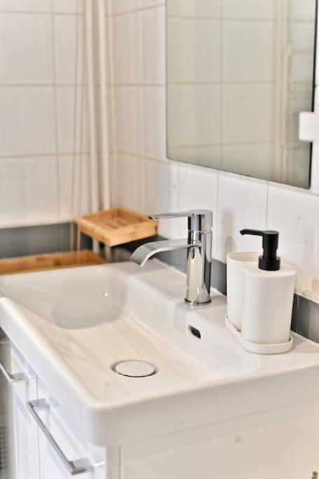 Appartement Paisible Et Central Rivoli Париж Екстериор снимка
