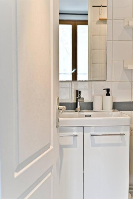 Appartement Paisible Et Central Rivoli Париж Екстериор снимка